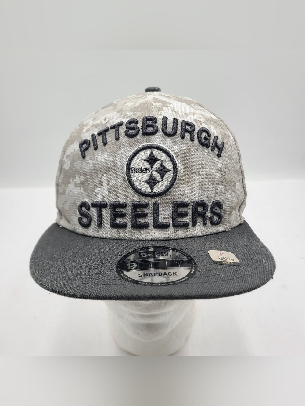 B55 Pittsburgh Steelers New Era 2024 Salute To Service 9FIFTY Arctic Camo Hat